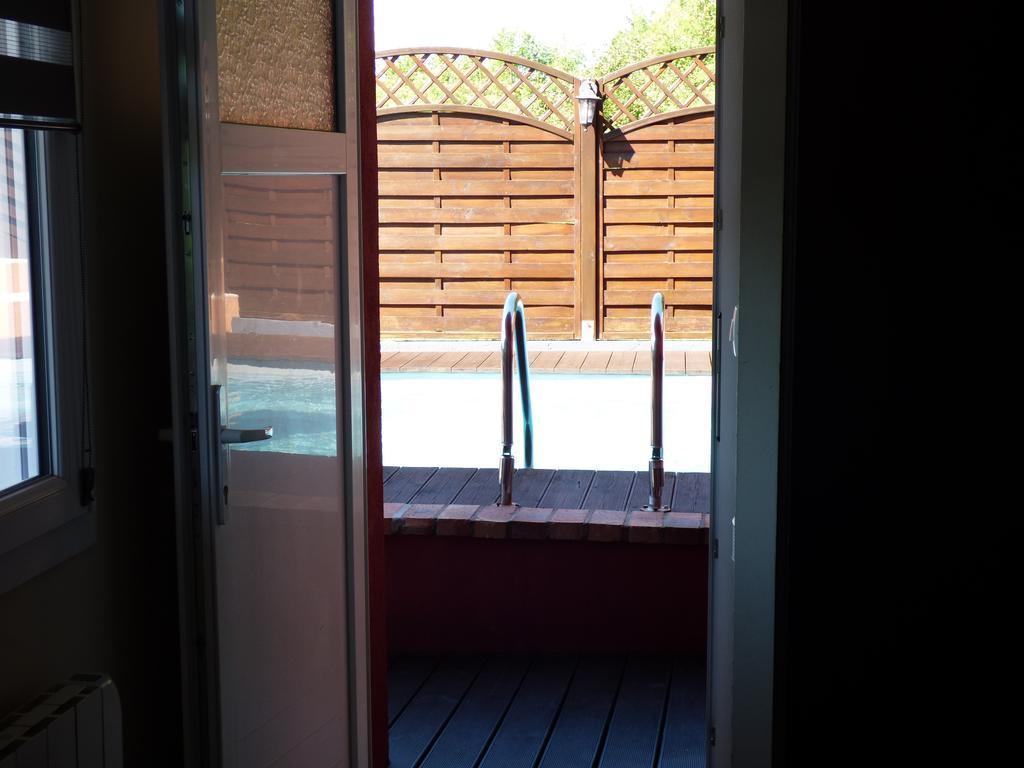 La Colline Aux Yeux Doubs Bed and Breakfast Baume-les-Dames Buitenkant foto