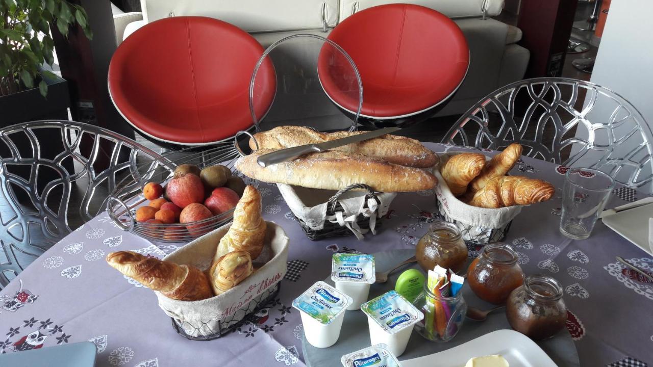 La Colline Aux Yeux Doubs Bed and Breakfast Baume-les-Dames Buitenkant foto